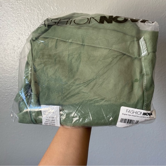 Brighter Days Ahead Roll Cuff Denim Mom Shorts - Picture 7 of 7